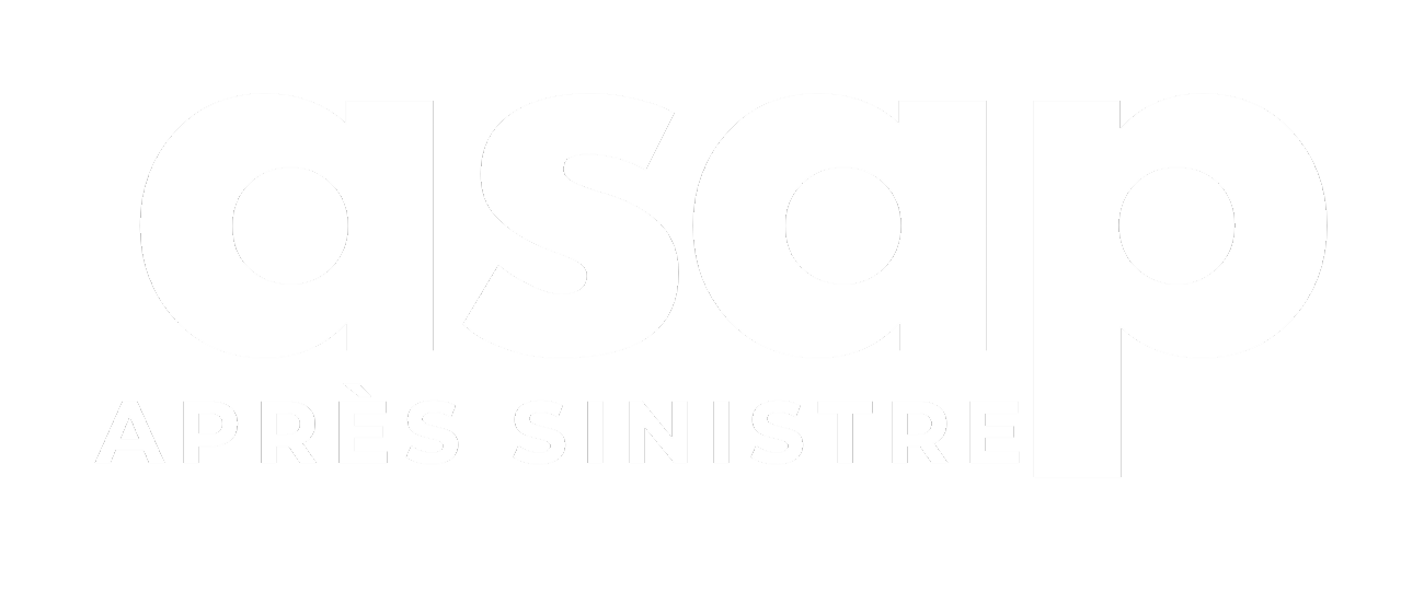 Aire extérieure avec empilement de matériaux en vrac et surface de sol dégagée  dans la région du Grand Montréal